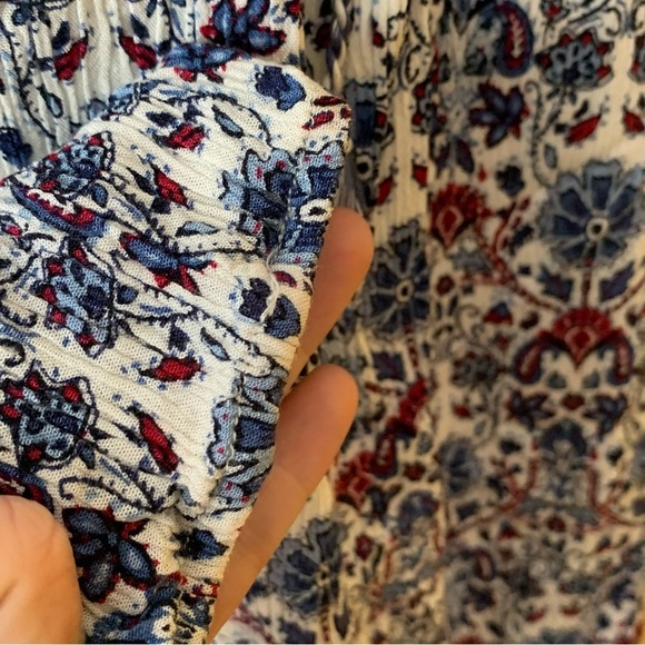 Garage RED AND BLUE BOLD FLORAL STRECHY RIBBED LONG SLEEVE TOP SIZE LARGE - Picture 5 of 8